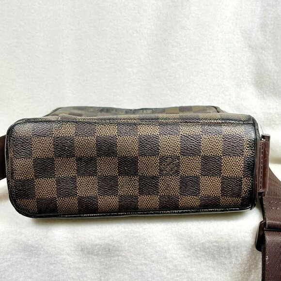 Authentic Unisex Louis Vuitton Olav Crossbody PM Brown Canvas Bag - Picture 4 of 15